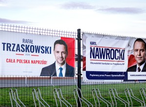 Sprawdziliśmy, czym jeżdżą kandydaci na prezydenta. Mentzen z najdroższą furą, Senyszyn z najstarszą?