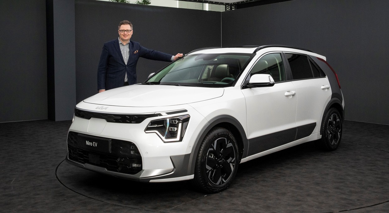 Pierwsi w Polsce obejrzeliśmy nową Kię Niro. Ale zmiana! Co oferuje oprócz zdalnego parkowania?