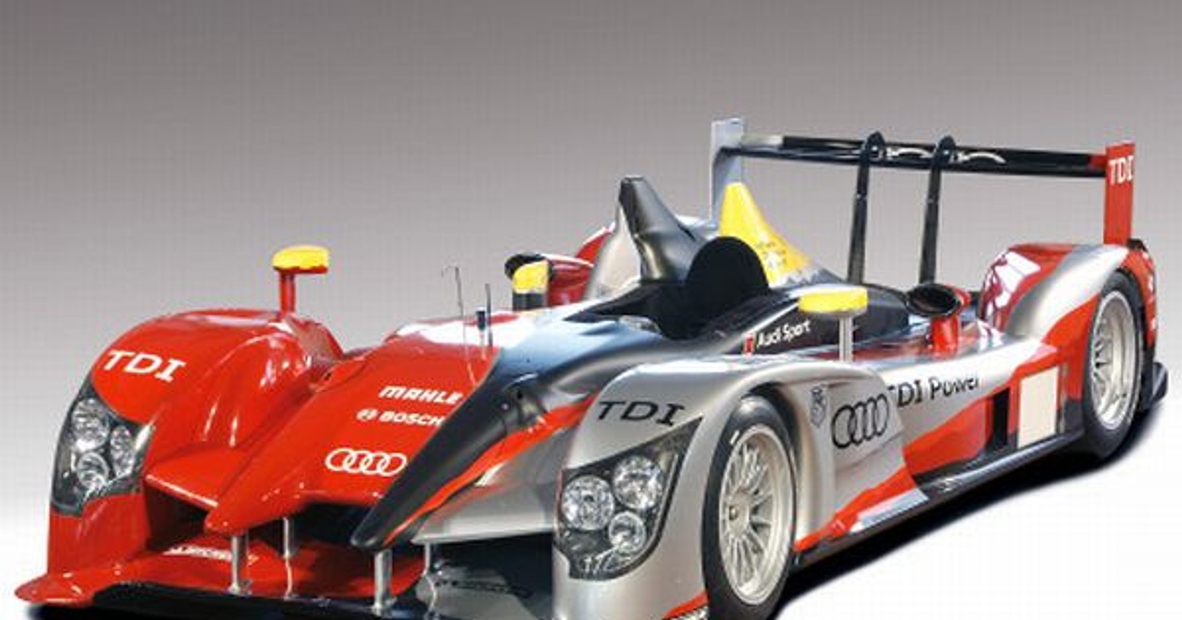 Audi R15