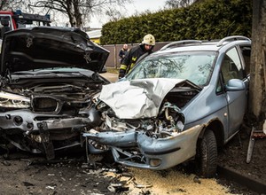 Młodzi kierowcy zagrożeniem na drogach - eksperci alarmują
