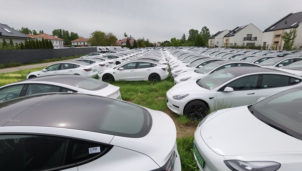 To wykończy nie tylko diesle! Komisja Europejska chce zmusić floty do przesiadki na elektryki