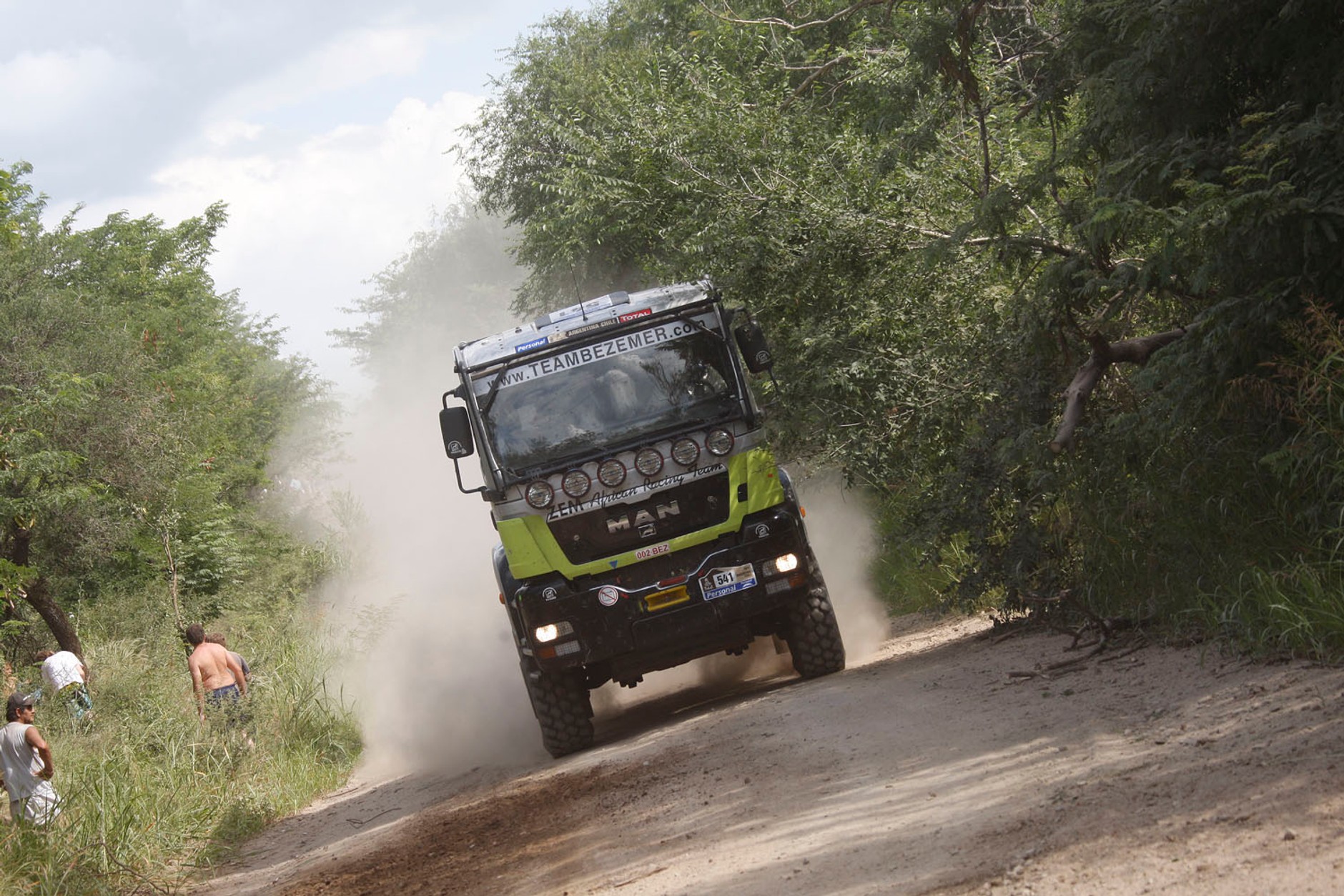 Rajd Dakar 2011: awans Hołowczyca (2.etap, wyniki, fot. Willy Weyens)