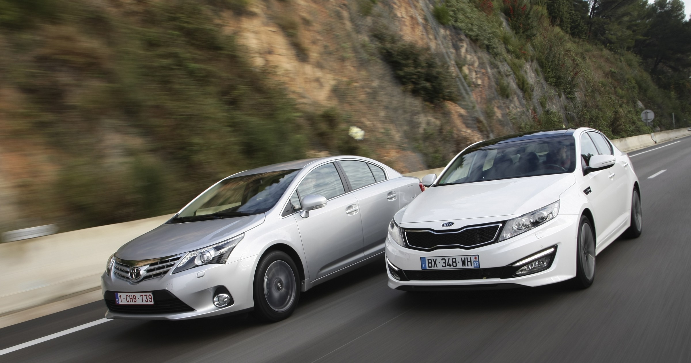Kia Optima kontra Toyota Avensis: czy można pokonać mistrza?