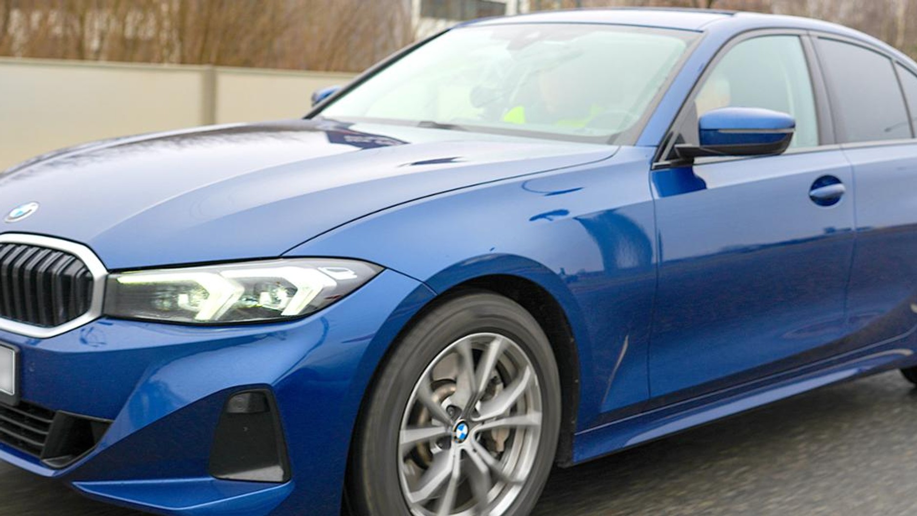 Nieoznakowany radiowóz CANARD-u