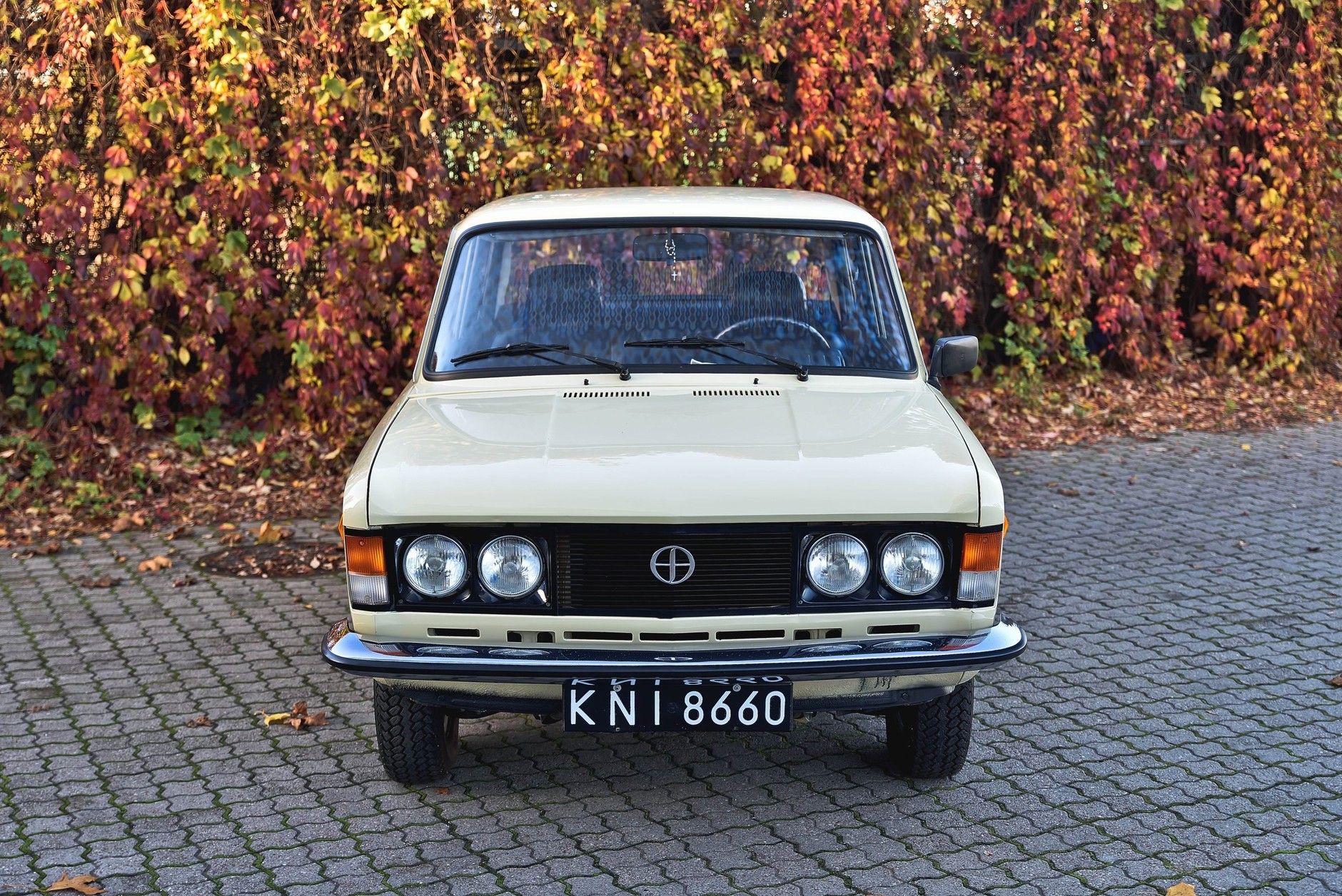 Ten Duży Fiat jest nowy, choć ma 35 lat.  FSO 125p wystawiony na aukcji.