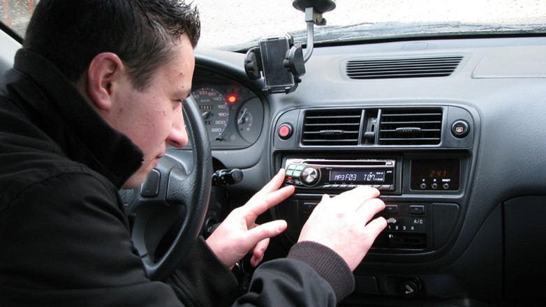 Najpopularniejsze radia samochodowe do 400 złotych