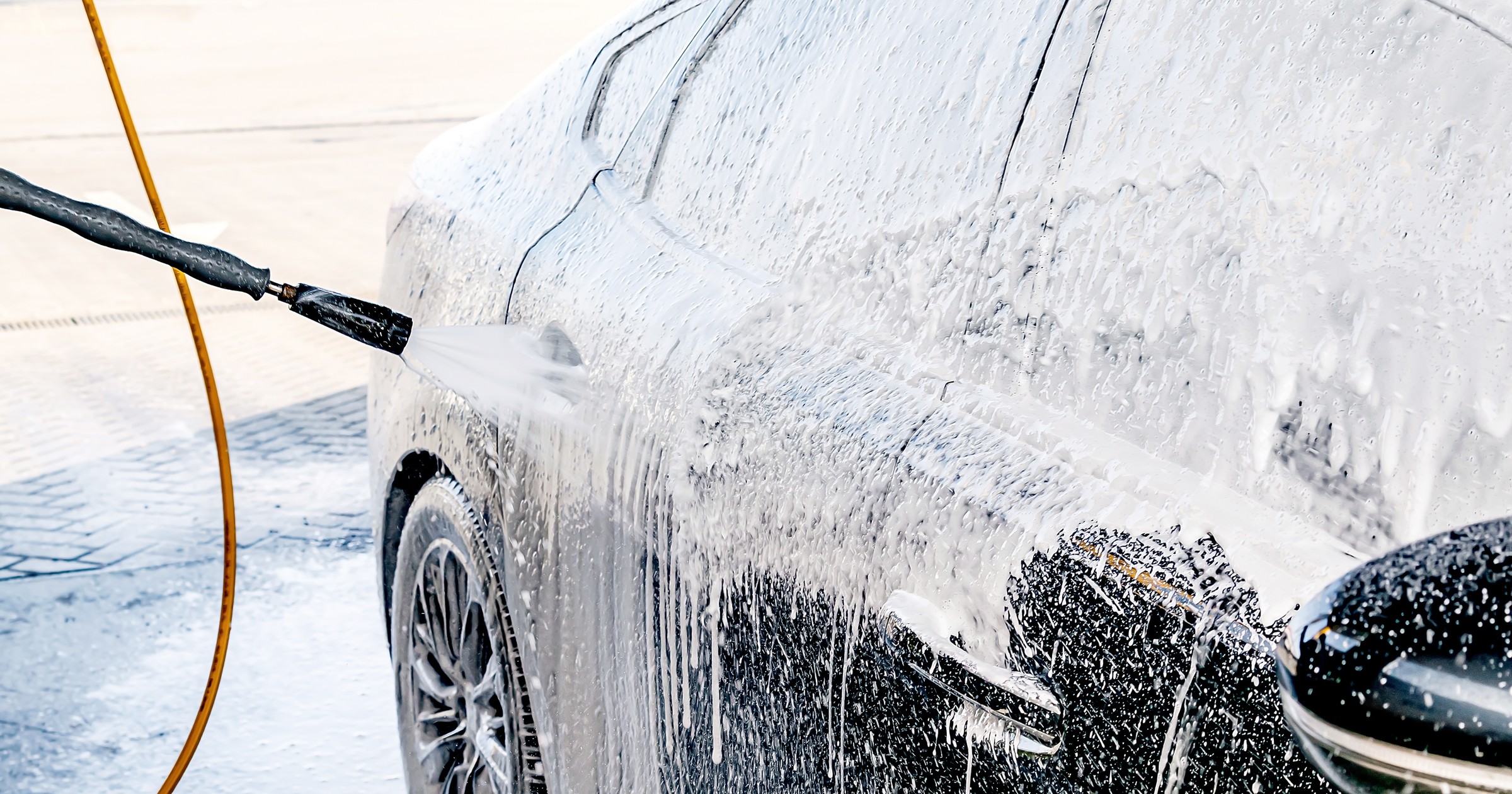 Driver,Washing,Car,With,Contactless,High,Pressure,Water,Jet,equipment,Pump