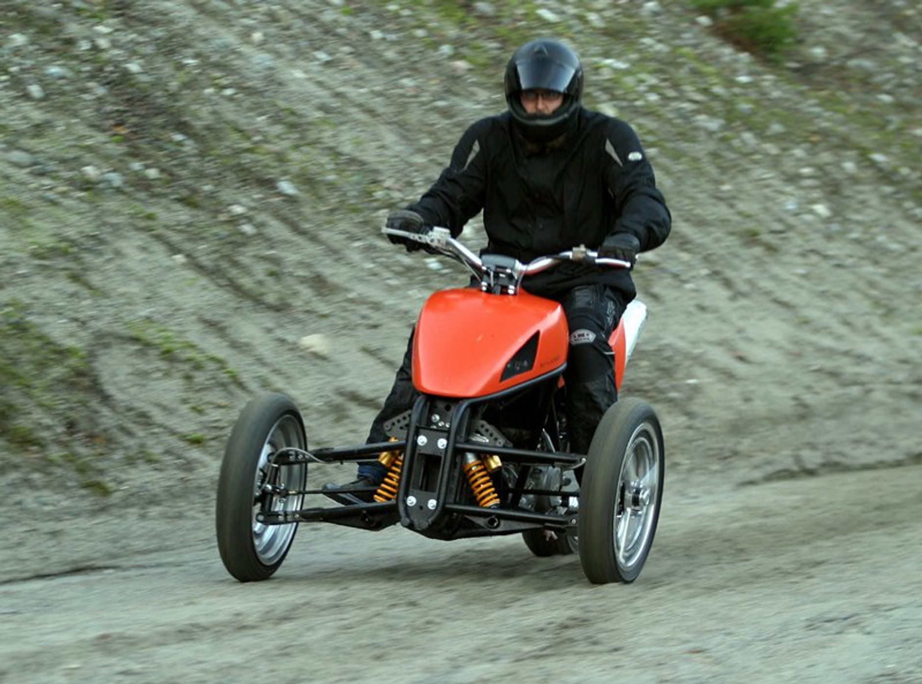 Brudeli 625L – zwariowany trójkołowiec