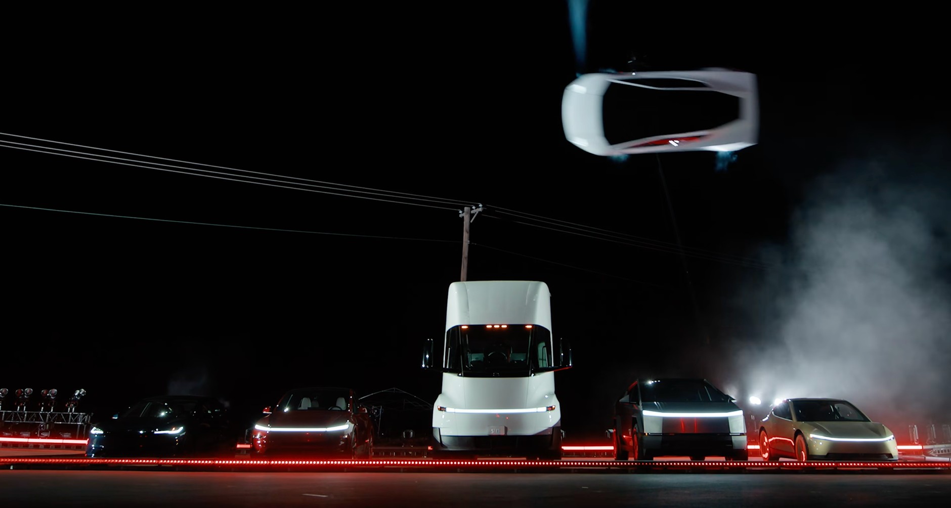 Tesla Roadster przelatująca nad innymi modelami marki –&nbsp;to nie film wygenerowany przez AI, ale scena z prawdziwej prezentacji modelu. Elon Musk po raz kolejny udowodnił, że jest dużym chłopcem, który lubi bawić się samochodzikami. 