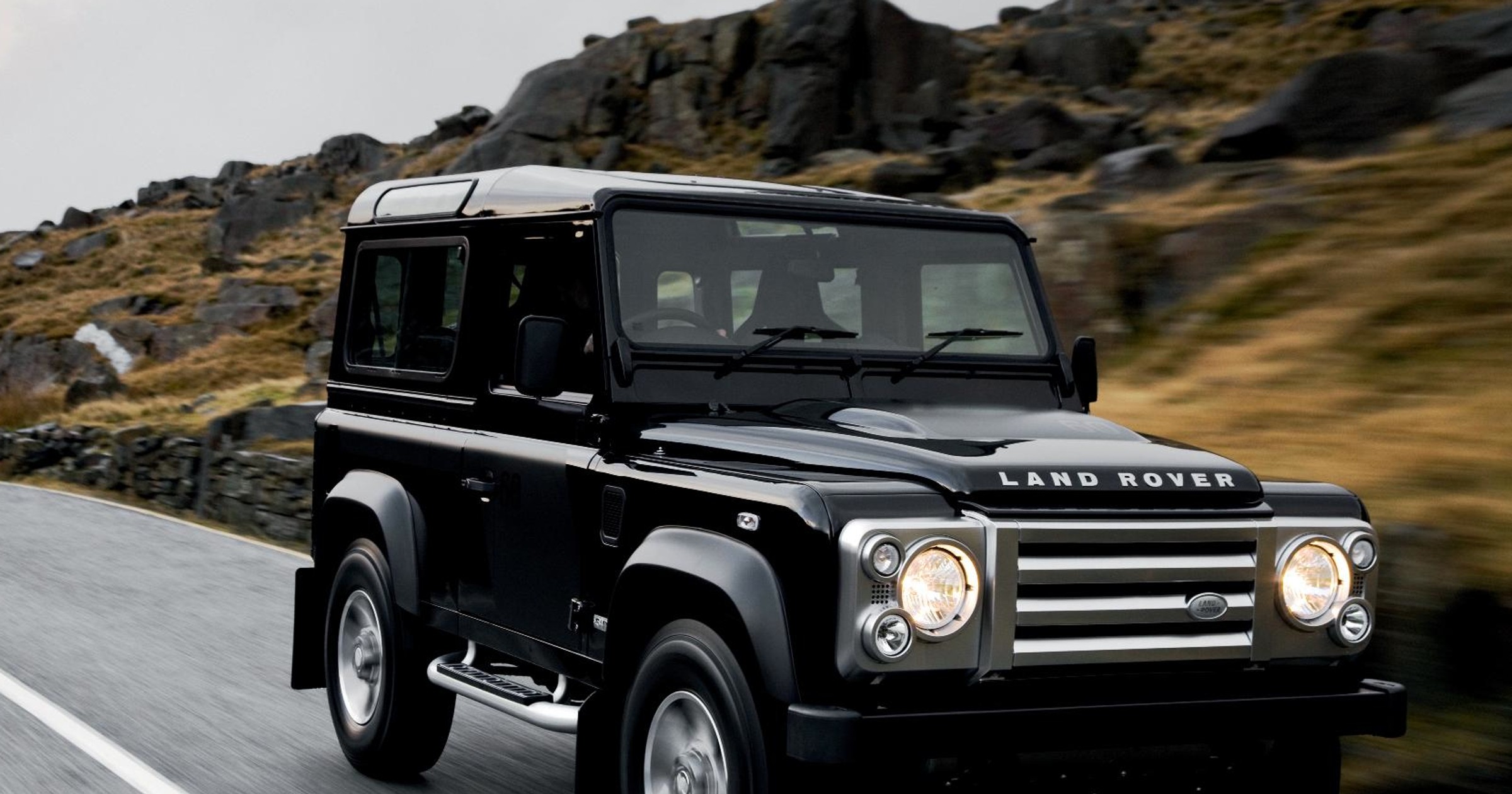 Nowy Land Rover Defender