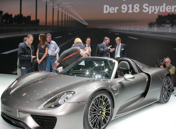 Porsche 918 Spyder: hybrydowy superbolid