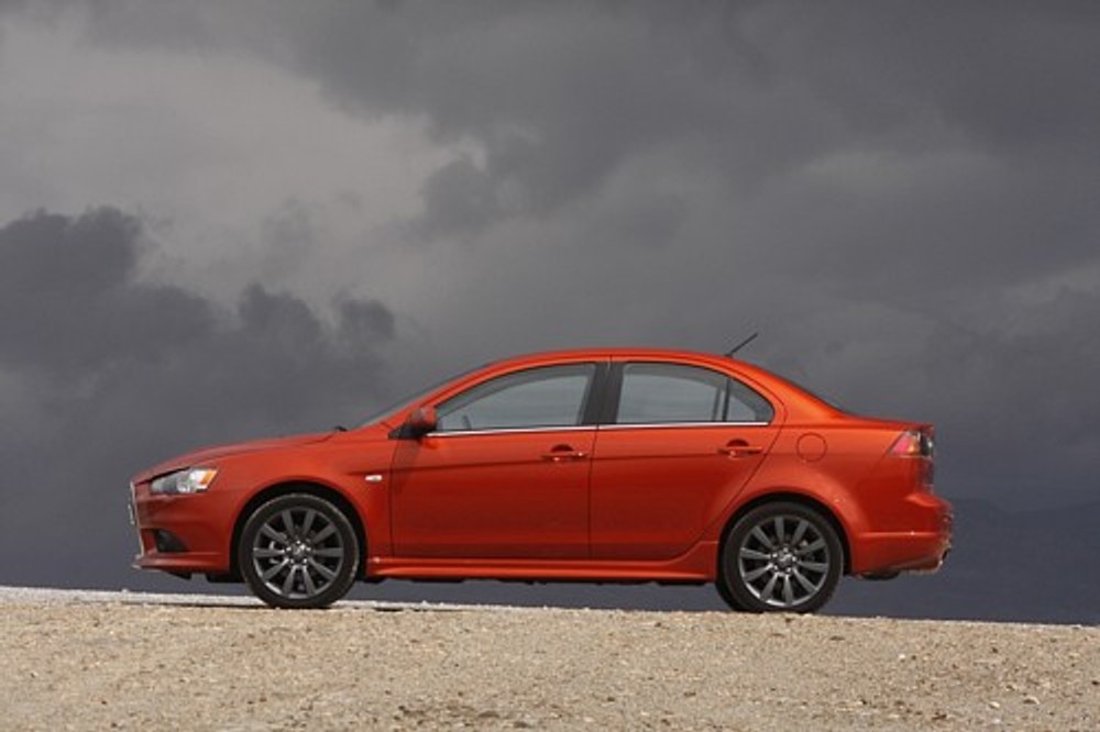 Mitsubishi Lancer Ralliart - Konkurent Imprezy WRX już w salonach