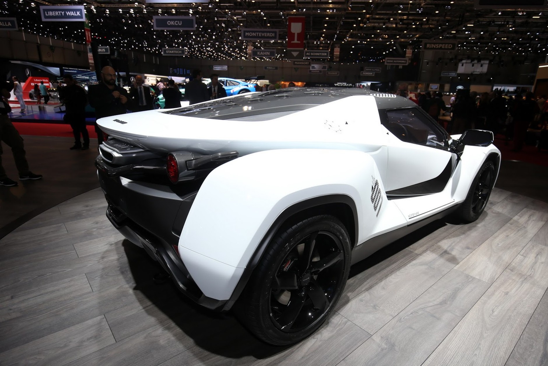 Tata Tamo Racemo – na sportowo? | Genewa 2017