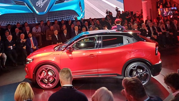 Widziałem w Mediolanie nową Alfę Romeo Milano. SUV będzie produkowany w Polsce
