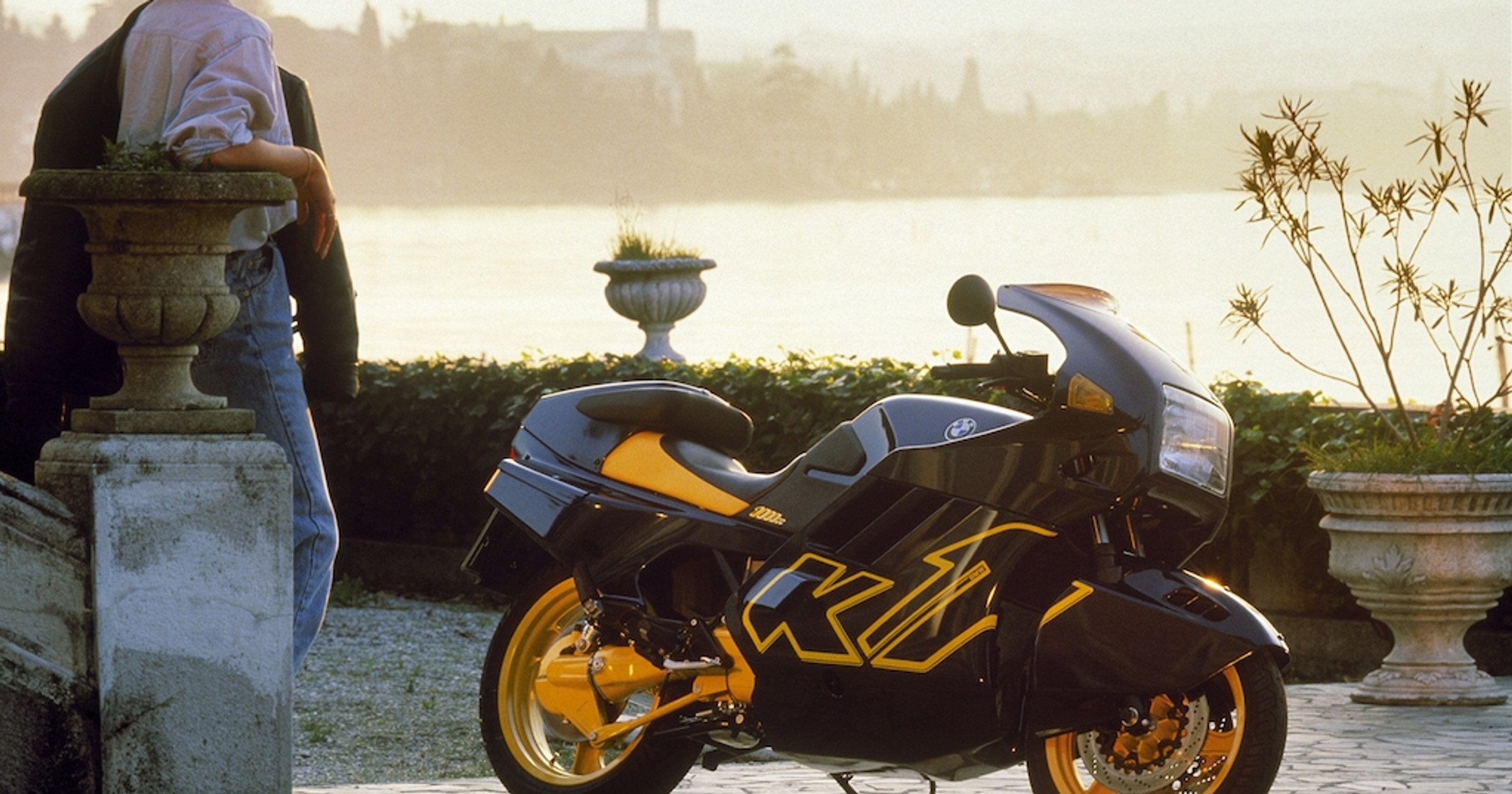 BMW K1