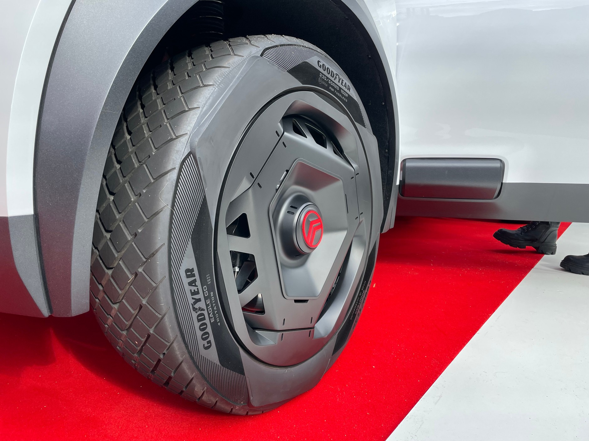 Opony z zamszem na boczkach przejadą 500 tys. km!