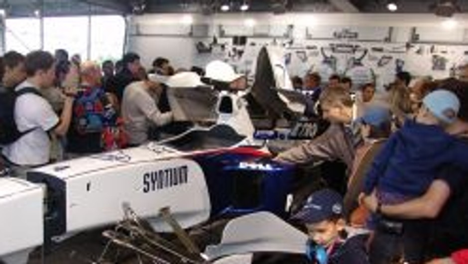 BMW Sauber F1 Team Pit Lane Park: 26 tysięcy kibiców na Bemowie