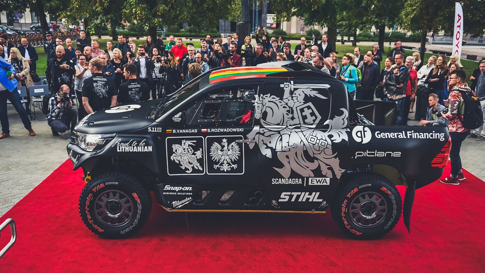 Toyota Hilux Black Hawk V litewsko-polskiego teamu Pitlane przygotowana na Rajd Dakar
