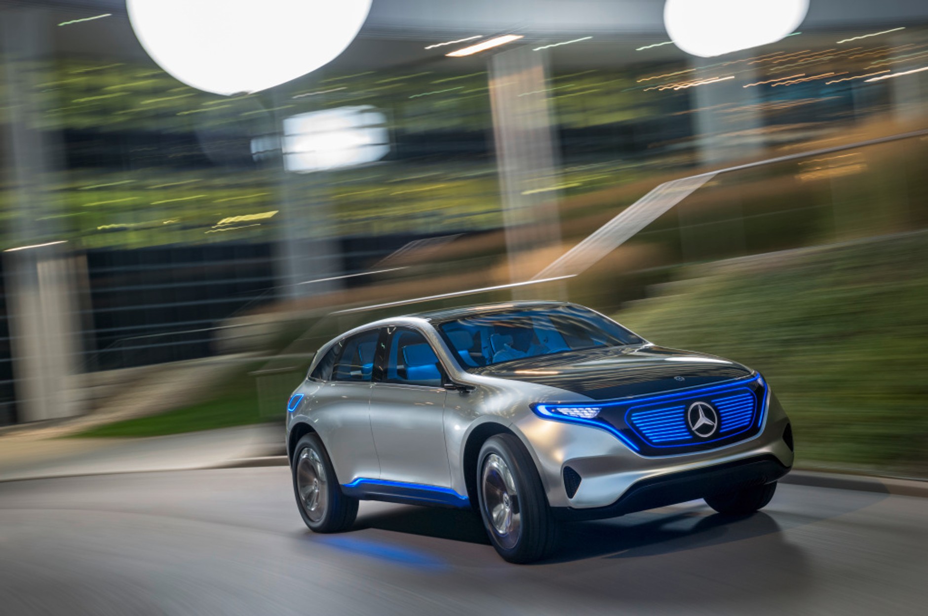 Mercedes Generation EQ – Paryż 2016