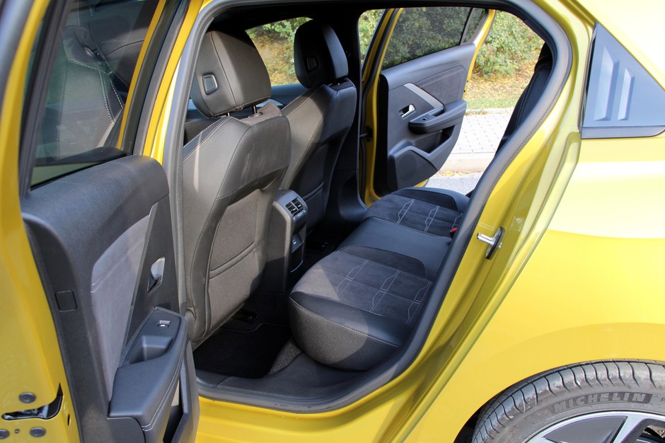 Opel Astra 1.2 Turbo Hybrid Ultimate