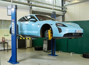 Przejechaliśmy 100 tys. km Porsche Taycanem i sprawdziliśmy, jak zniósł to jego akumulator