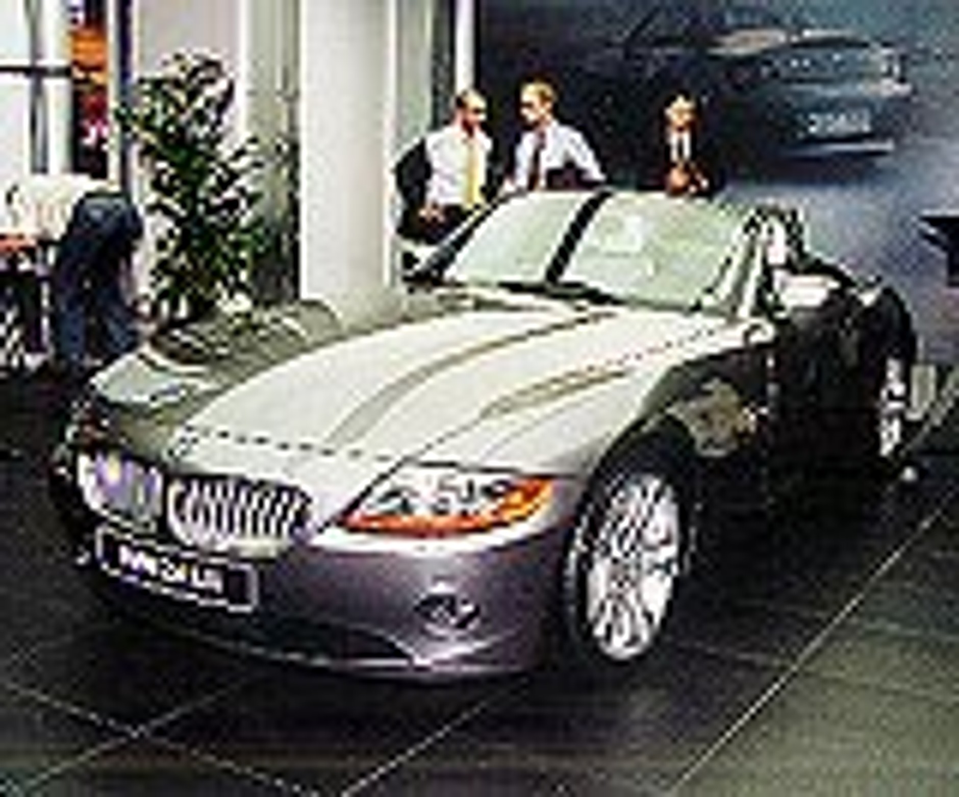 81. salon samochodowy w Paryżu