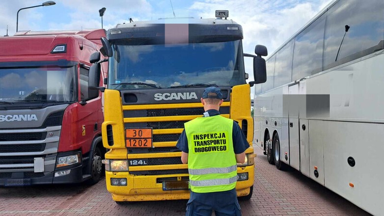 Ciężarówka wioząca olej napędowy skontrolowana przez ITD