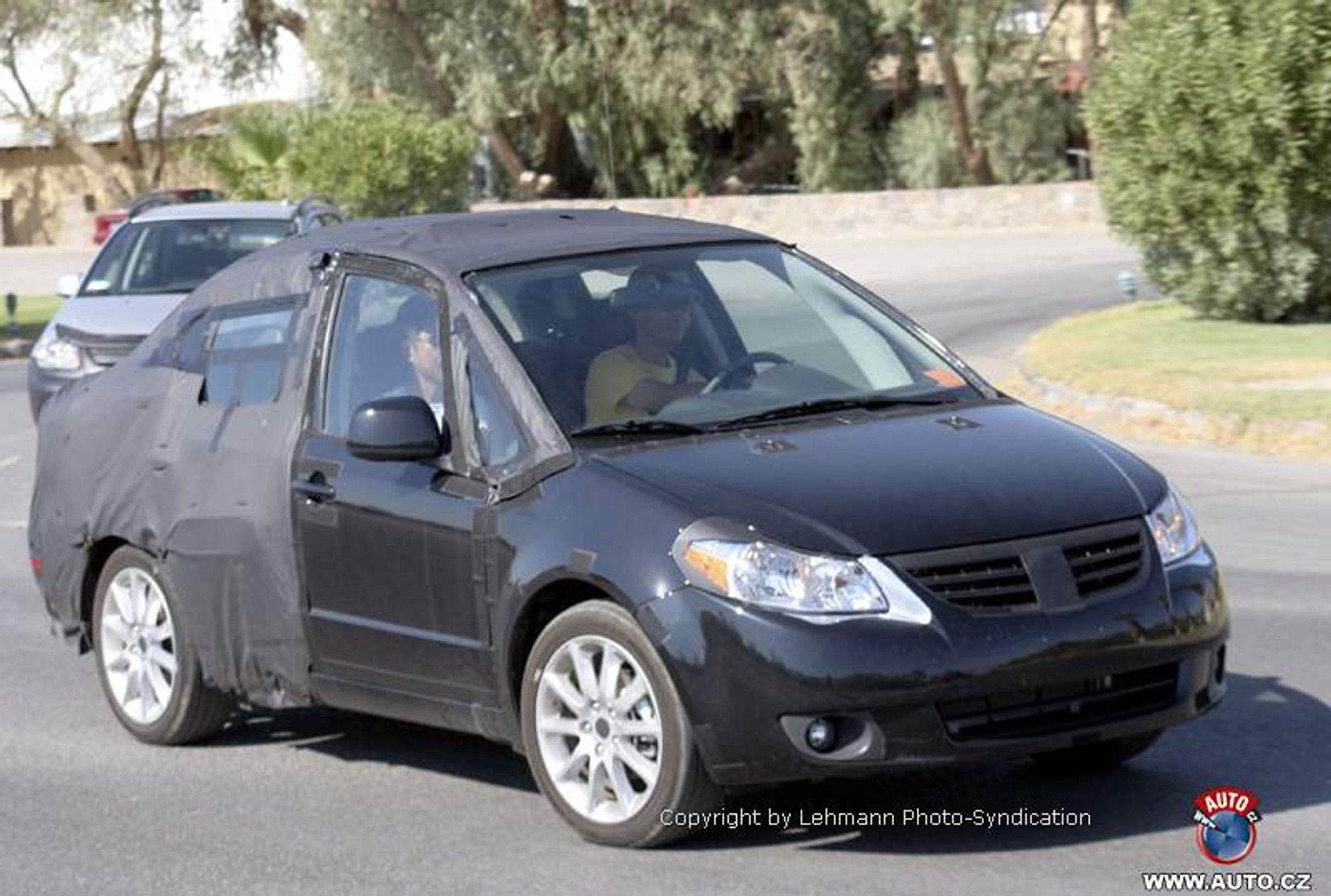 Zdjęcia szpiegowskie: Suzuki SX4 również jako sedan