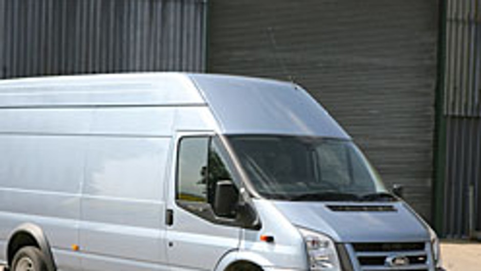 Ford Transit: mocniejszy (3,2 TDCi 147 kW/200 KM) i ładowniejszy (4,6 t)