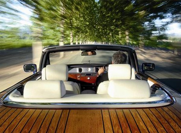 Rolls Royce Phantom Drophead Coupe - Jacht na kołach