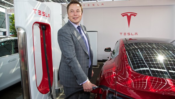 Elektryczna Tesla 3 z FSO. Elon Musk zainwestuje w Polsce