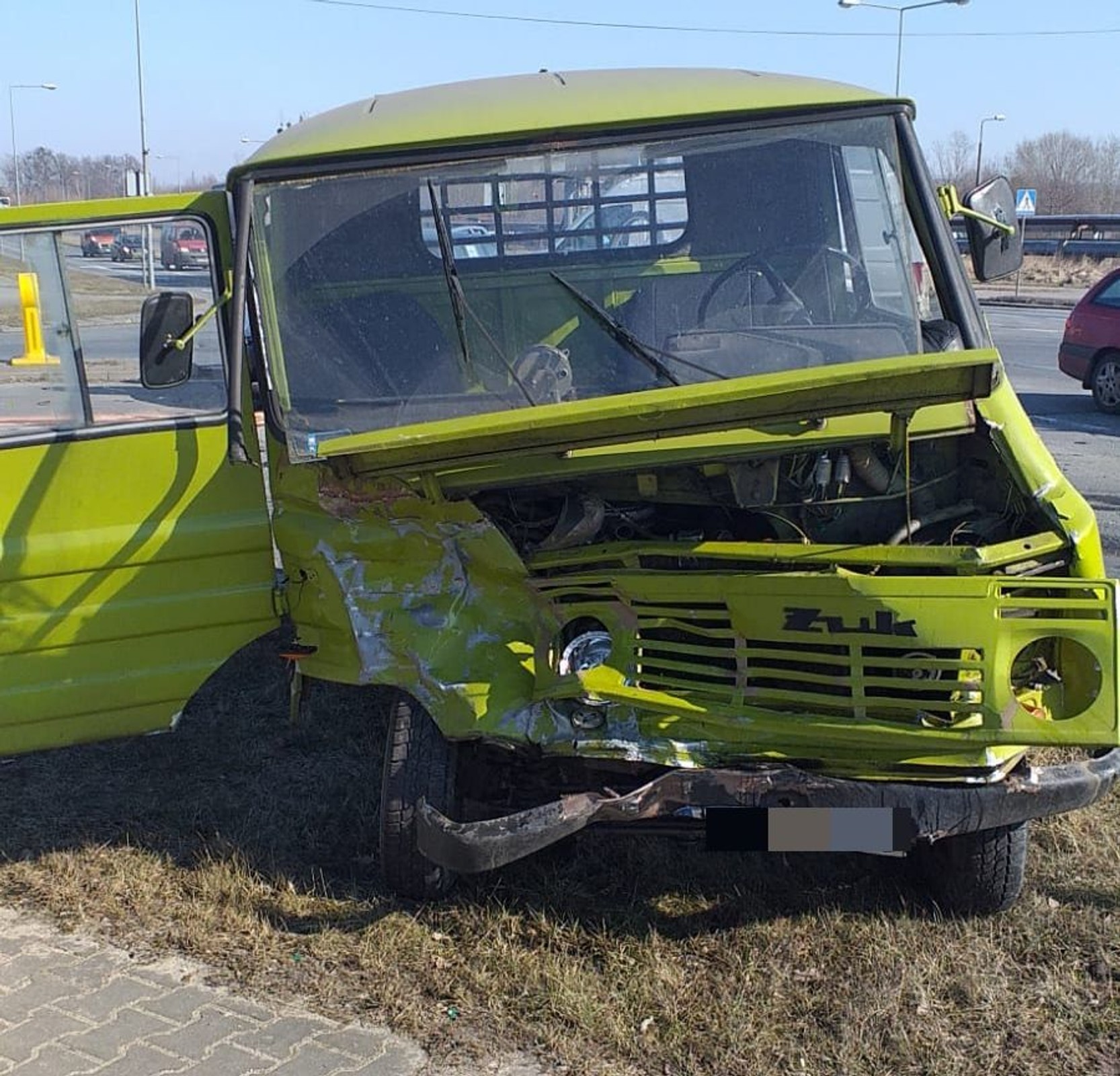 Żuk kontra SUV Mitsubishi – zderzenie w Ostrołęce