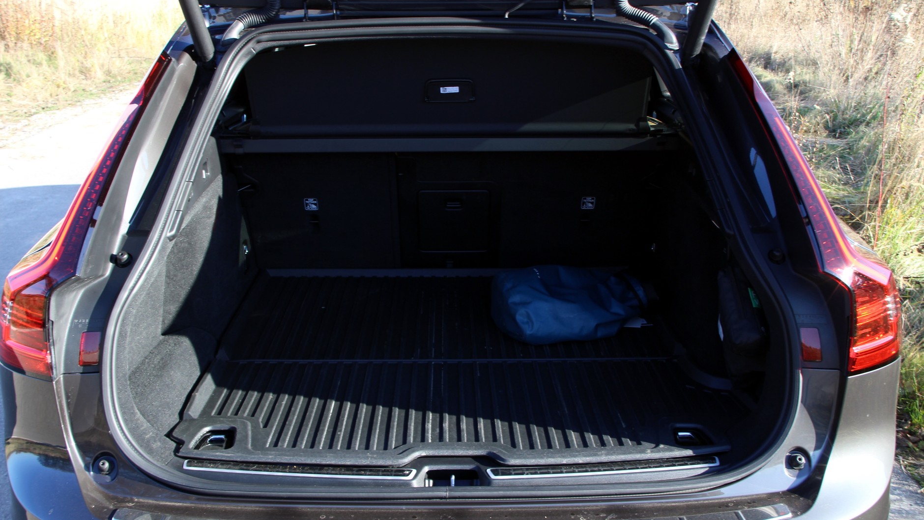 Volvo V90 T8 Ultra Dark