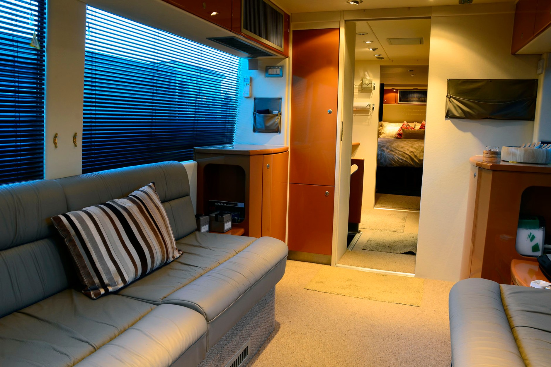 Autobus Ferrari F1 na sprzedaż