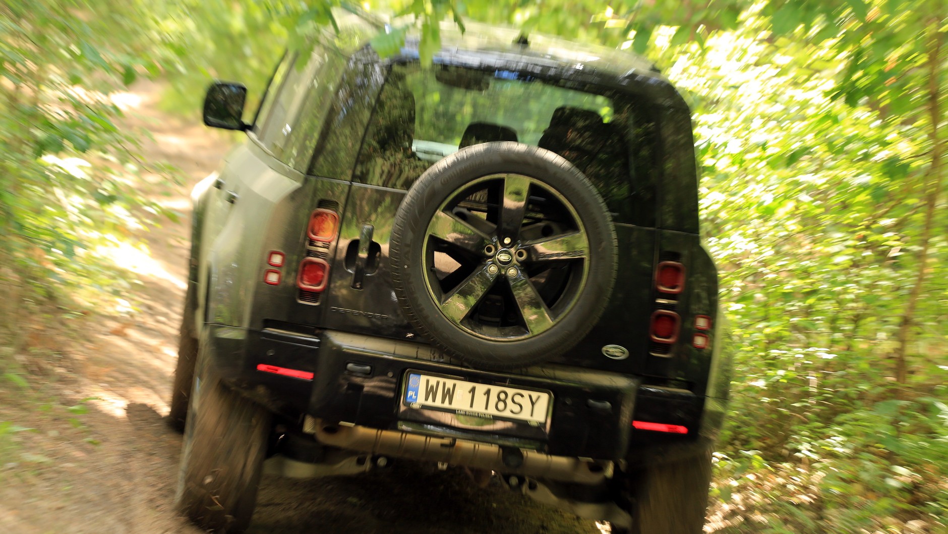 Land Rover Defender 110