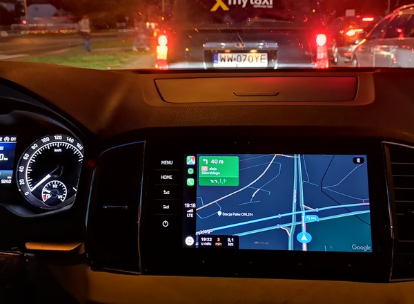 Google Maps w CarPlay, czyli lepsze od słabego
