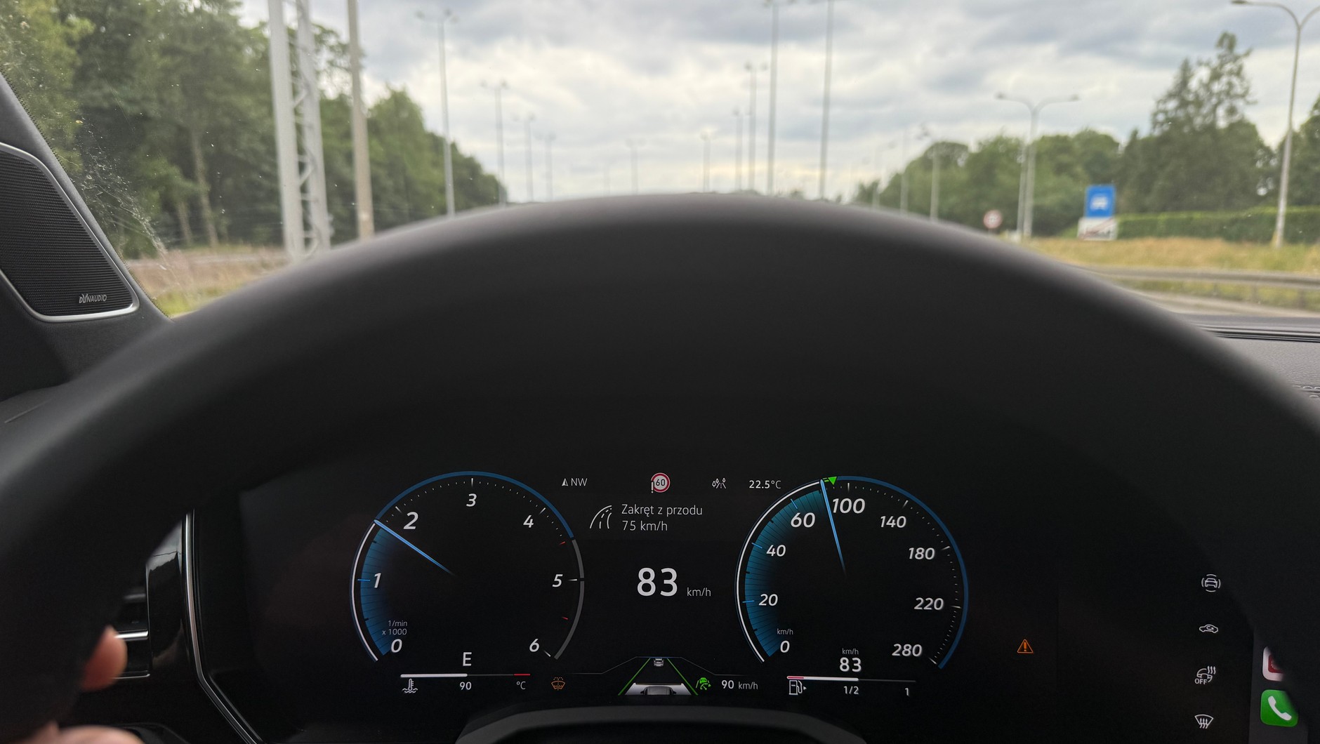 Volkswagen Touareg 3.0 V6 TDI 286 KM – Travel Assist