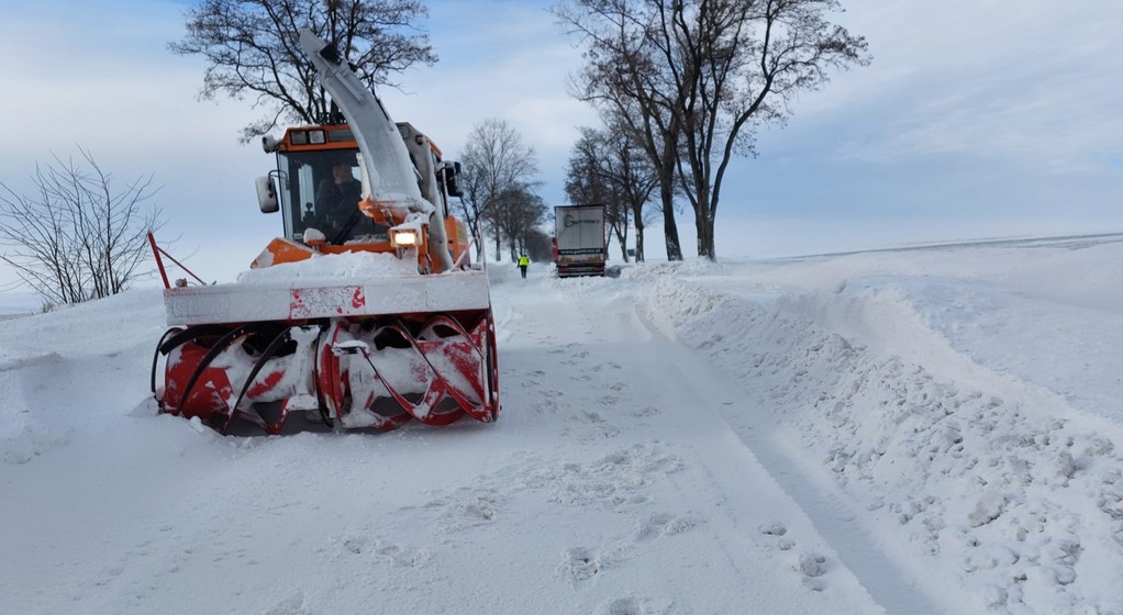 Na drogi woj. opolskiego musiał wyjechać pług wirnikowy