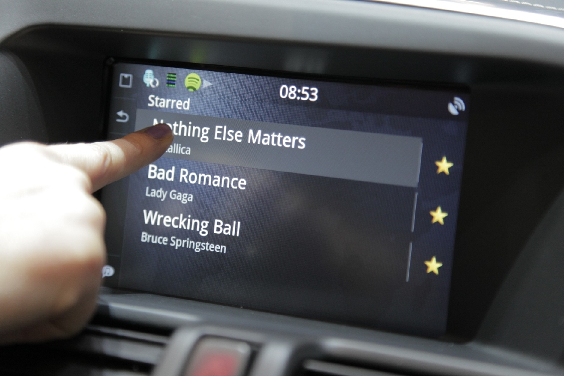 Muzyka z internetu w Volvo