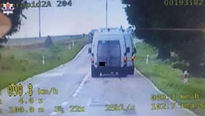 Holował drugiego busa w skandaliczny sposób. Policjanci złapali się za głowy