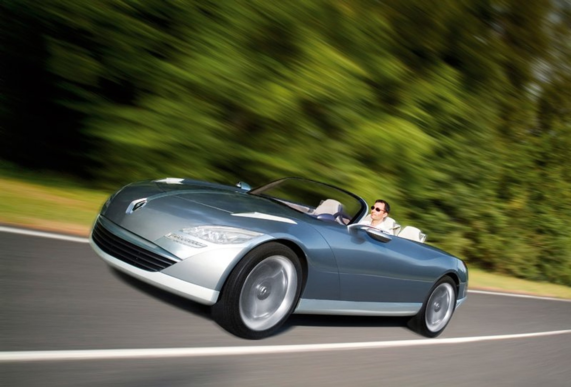 Renault Nepta: pięciometrowy kabriolet dla czterech osób