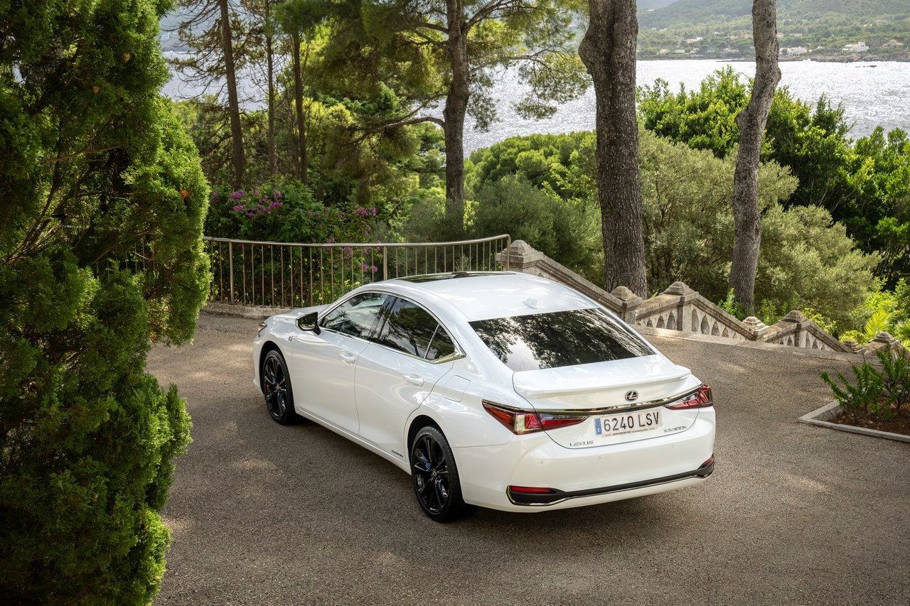 Lexus ES 300h
