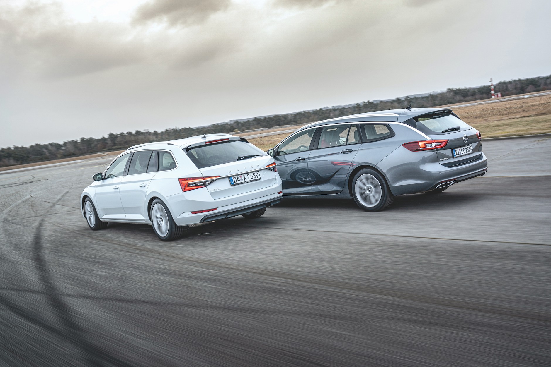 Skoda Superb Combi kontra Opel Insignia Sports Tourer