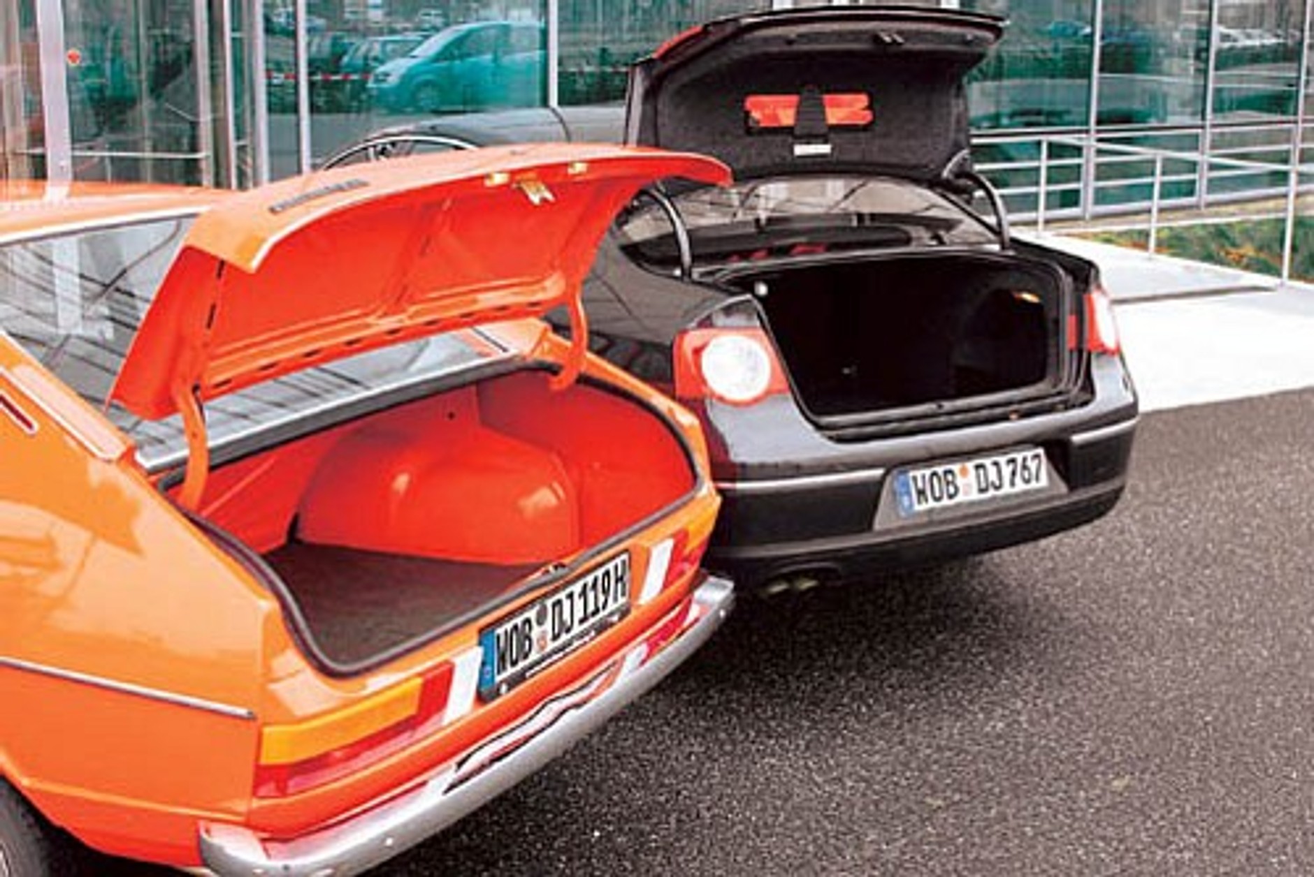 Dwa auta, dwa światy