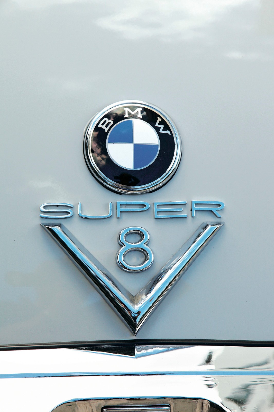 BMW V8 3200 Super - technika nowsza niż stylistyka