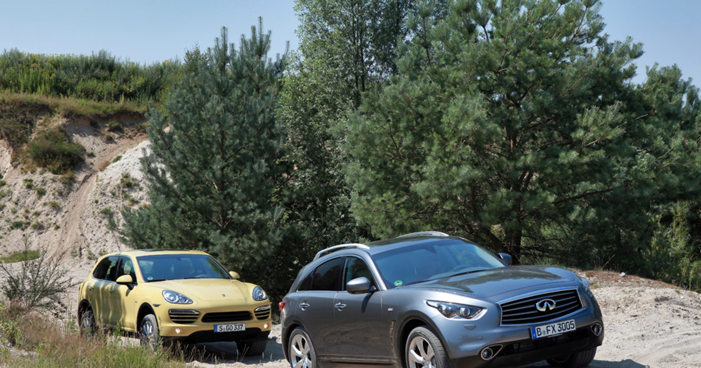 Porsche Cayenne kontra Infiniti FX: luksus i sport