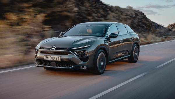 Nowy Citroen C5 X – limuzyna inna niż wszystkie
