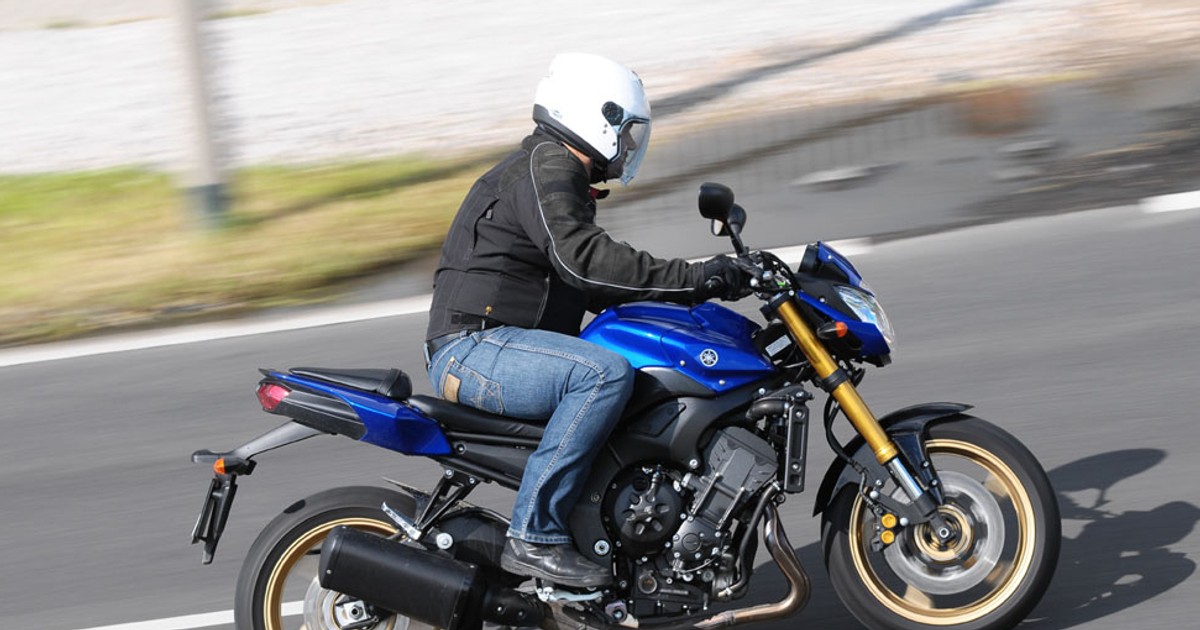 Yamaha FZ8: Szybki, zwinny i niezbyt drogi. Ideał?