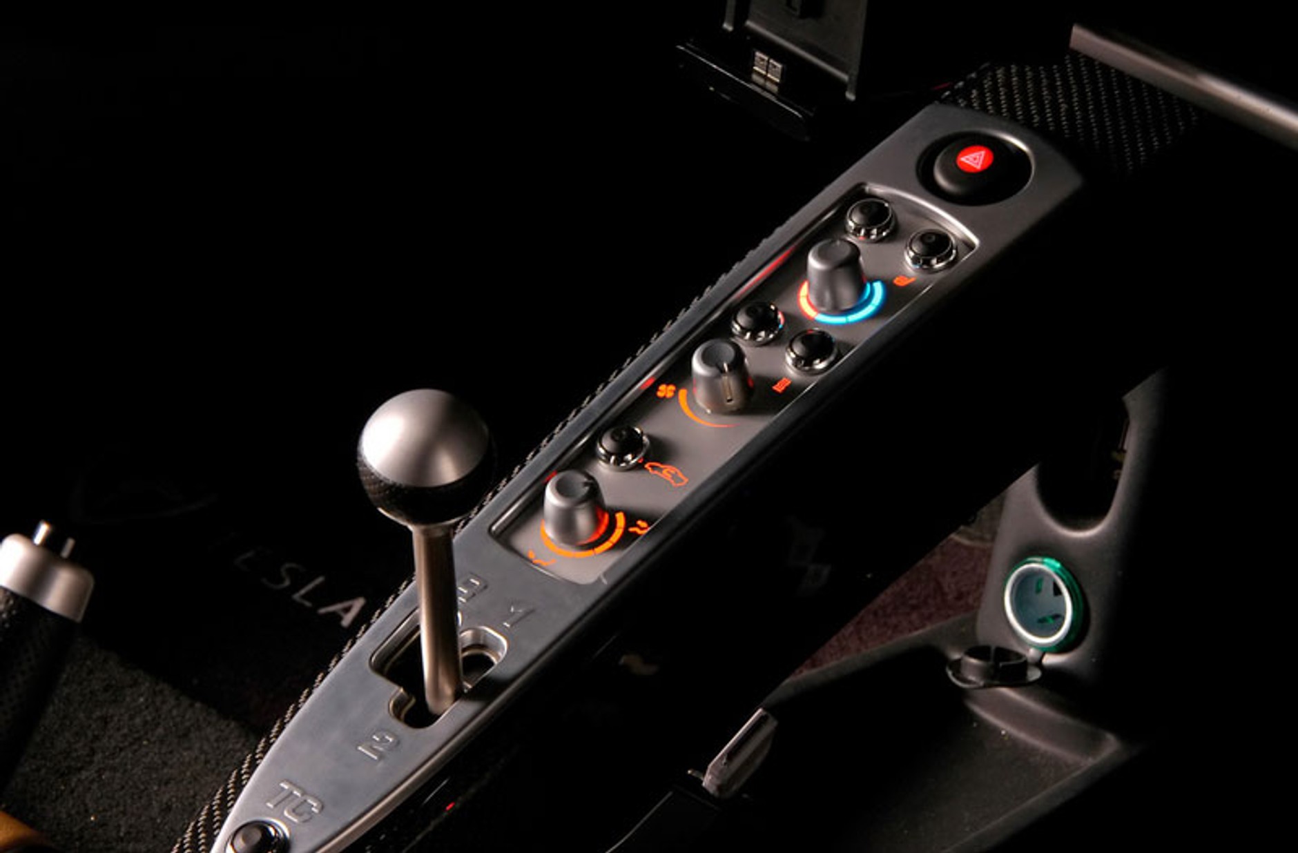 Tesla Roadster przyjedzie do Europy