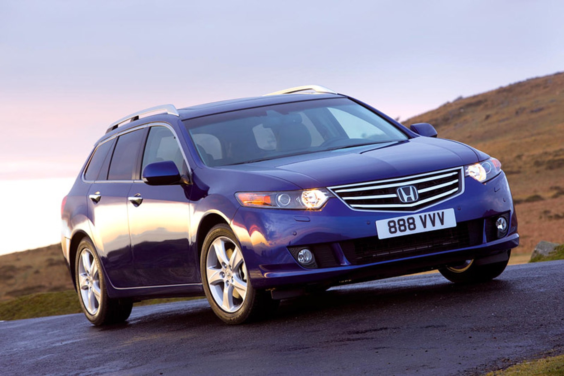 Honda Accord – wysokie tony (dane techniczne, fotogaleria)